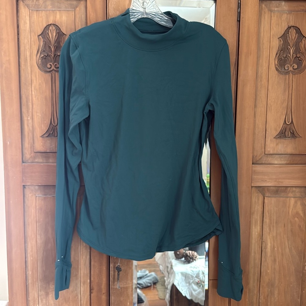 Lululemon top